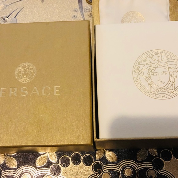 Versace V-Circle Greca Edition Gold-Blue Watch💎 - Picture 6 of 9